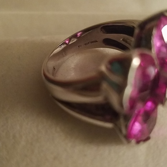 Pink flower ring - Picture 7 of 7